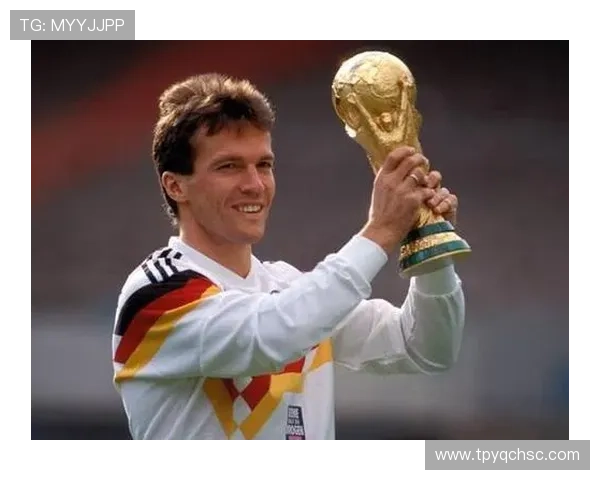 足球场上闪耀的星辰谜语揭晓足球明星的传奇与魅力