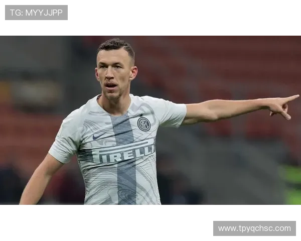 足球明星涉嫌纳粹礼引发争议社交媒体上舆论风暴不断升级